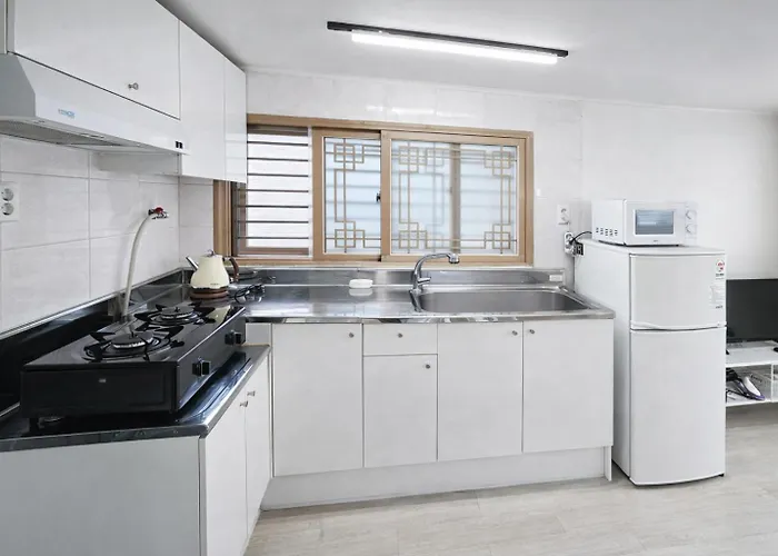 Apartment 스튜디오 하우스, Hongdae Yeontral Park Seoul