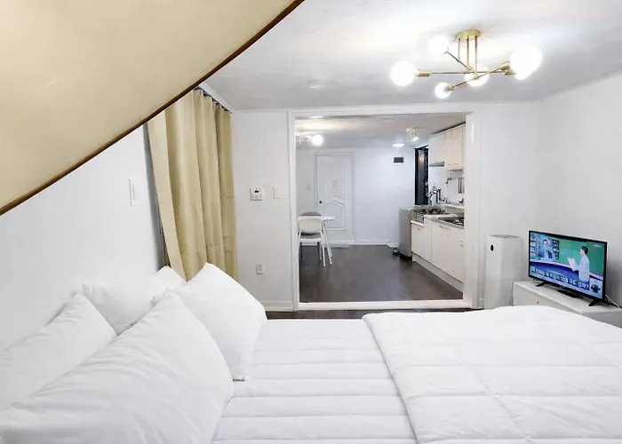 스튜디오 하우스, Hongdae Yeontral Park Apartment *