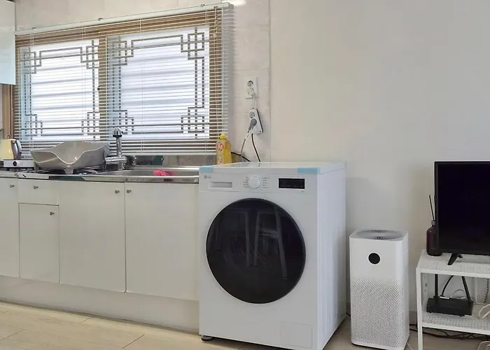 스튜디오 하우스, Hongdae Yeontral Park Apartment *