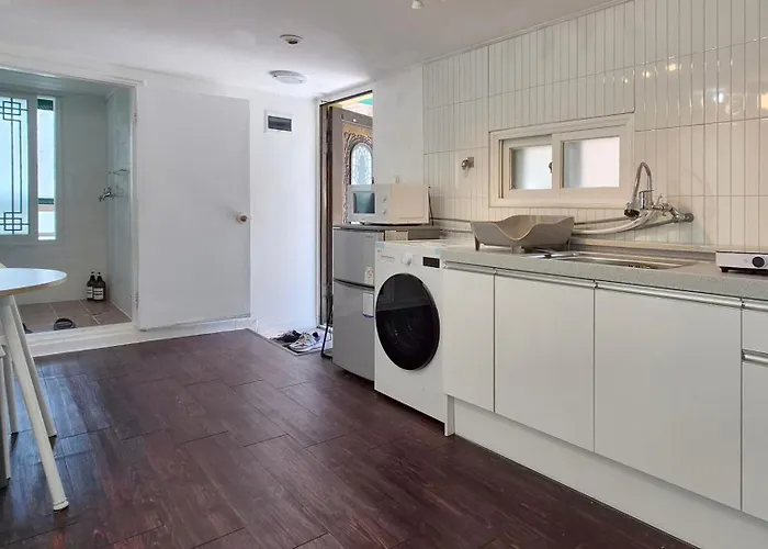 스튜디오 하우스, Hongdae Yeontral Park Apartment *